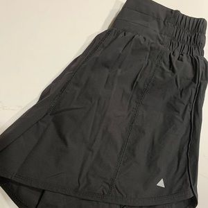 Balance Athletica Breeze Shorts Size Small